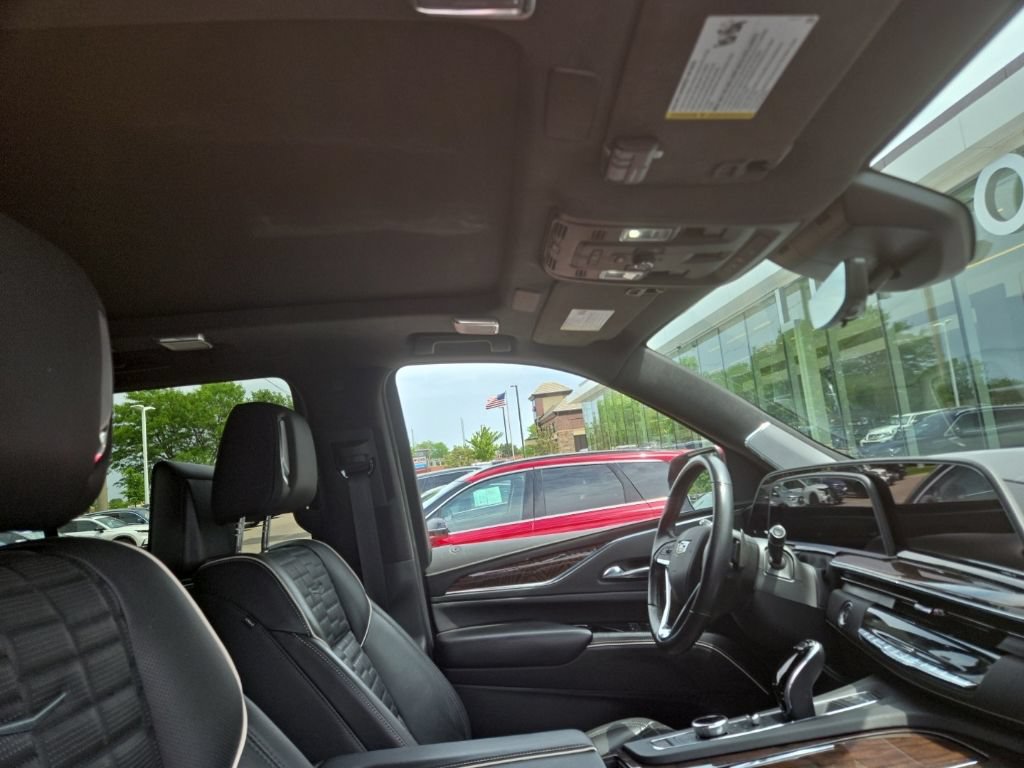 Used 2021 Cadillac Escalade Sport Platinum w/ LPO, ONYX Package AWD/4WD image 3