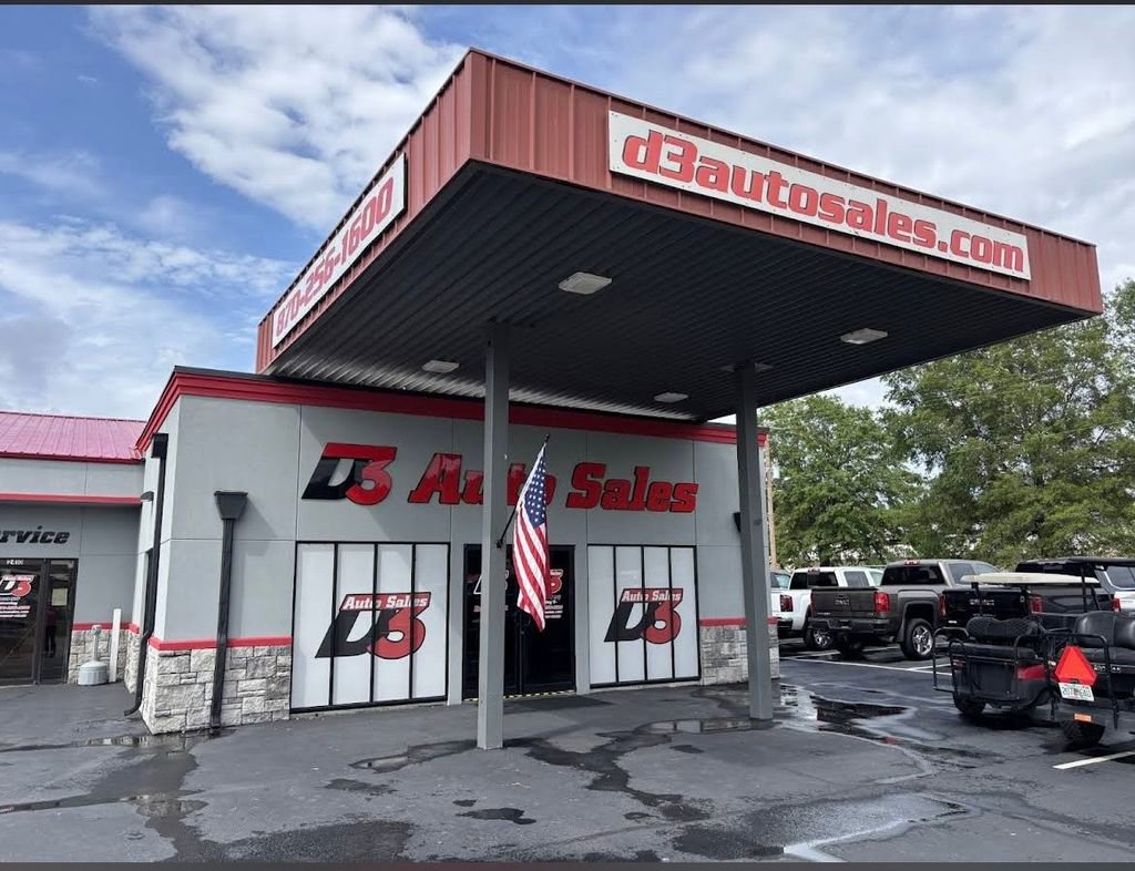 Used 2018 Chevrolet Silverado 1500 Custom w/ Custom Value Package AWD/4WD image 12