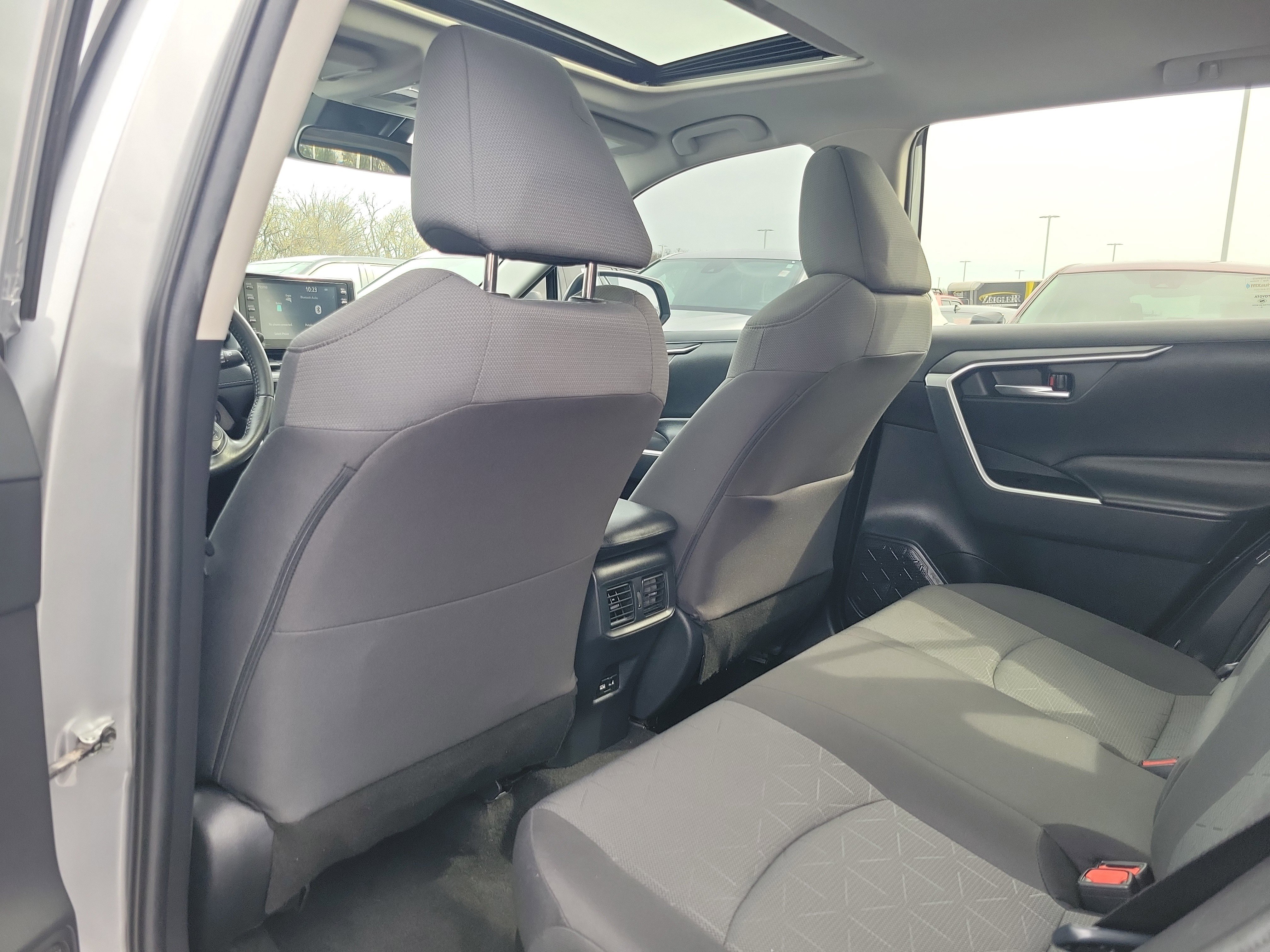 Certified 2021 Toyota RAV4 XLE w/ Convenience Package AWD/4WD image 13