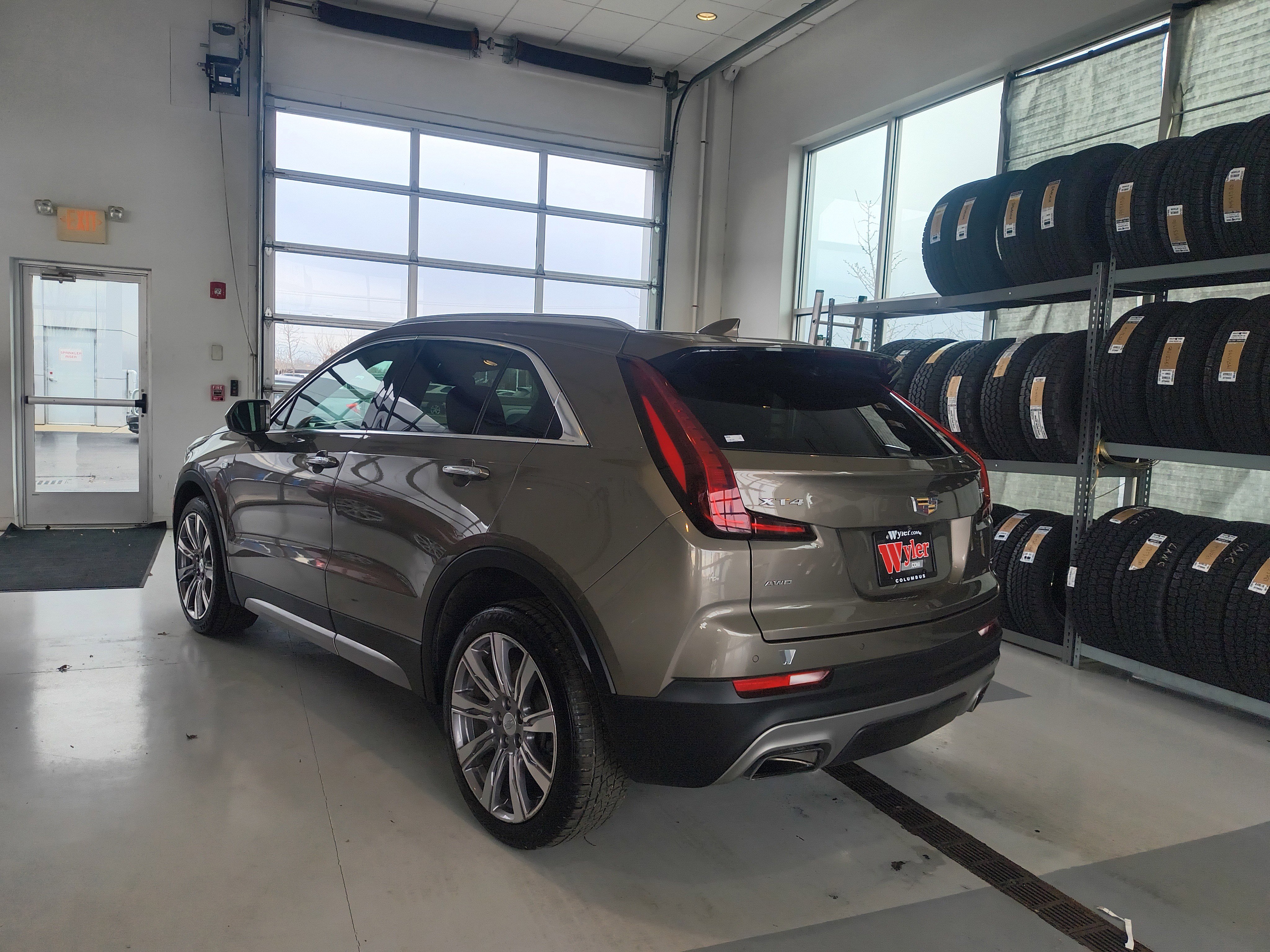Used 2020 Cadillac XT4 Premium Luxury w/ Technology Package image 4