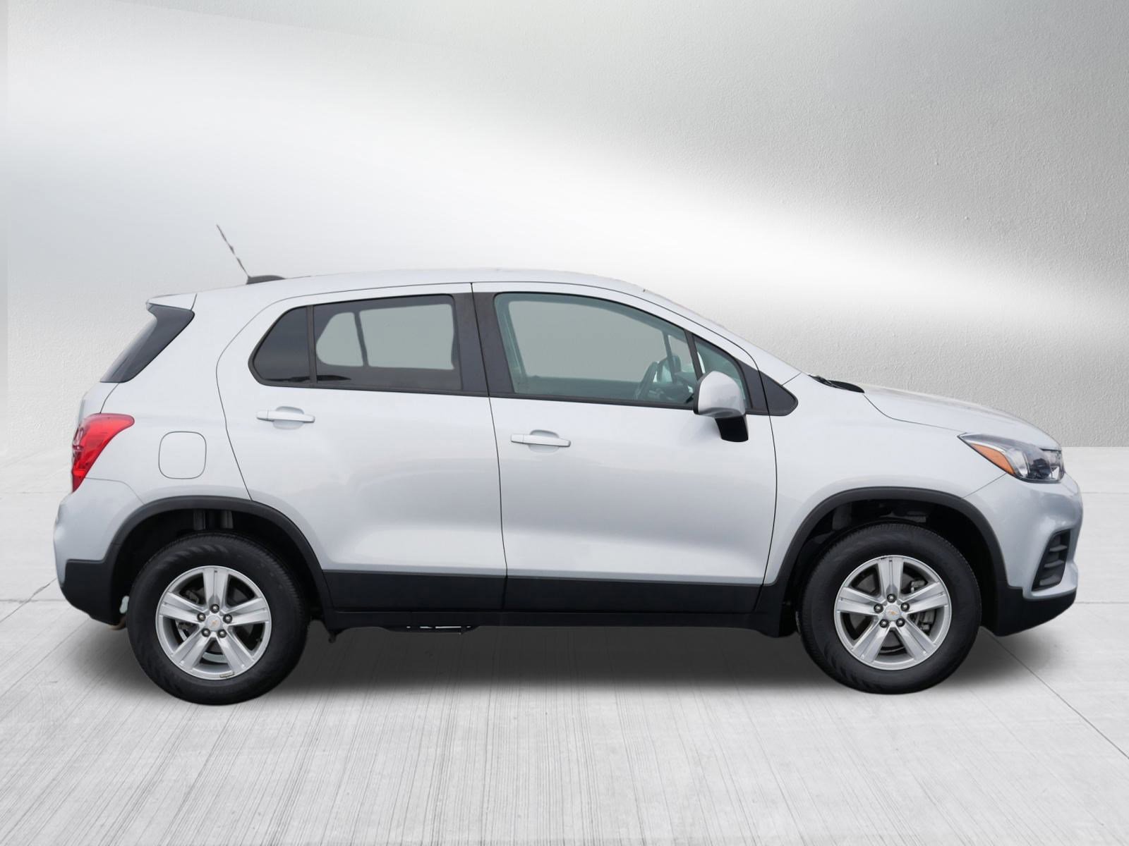 Used 2022 Chevrolet Trax LS w/ Tint and Cruise Package image 8