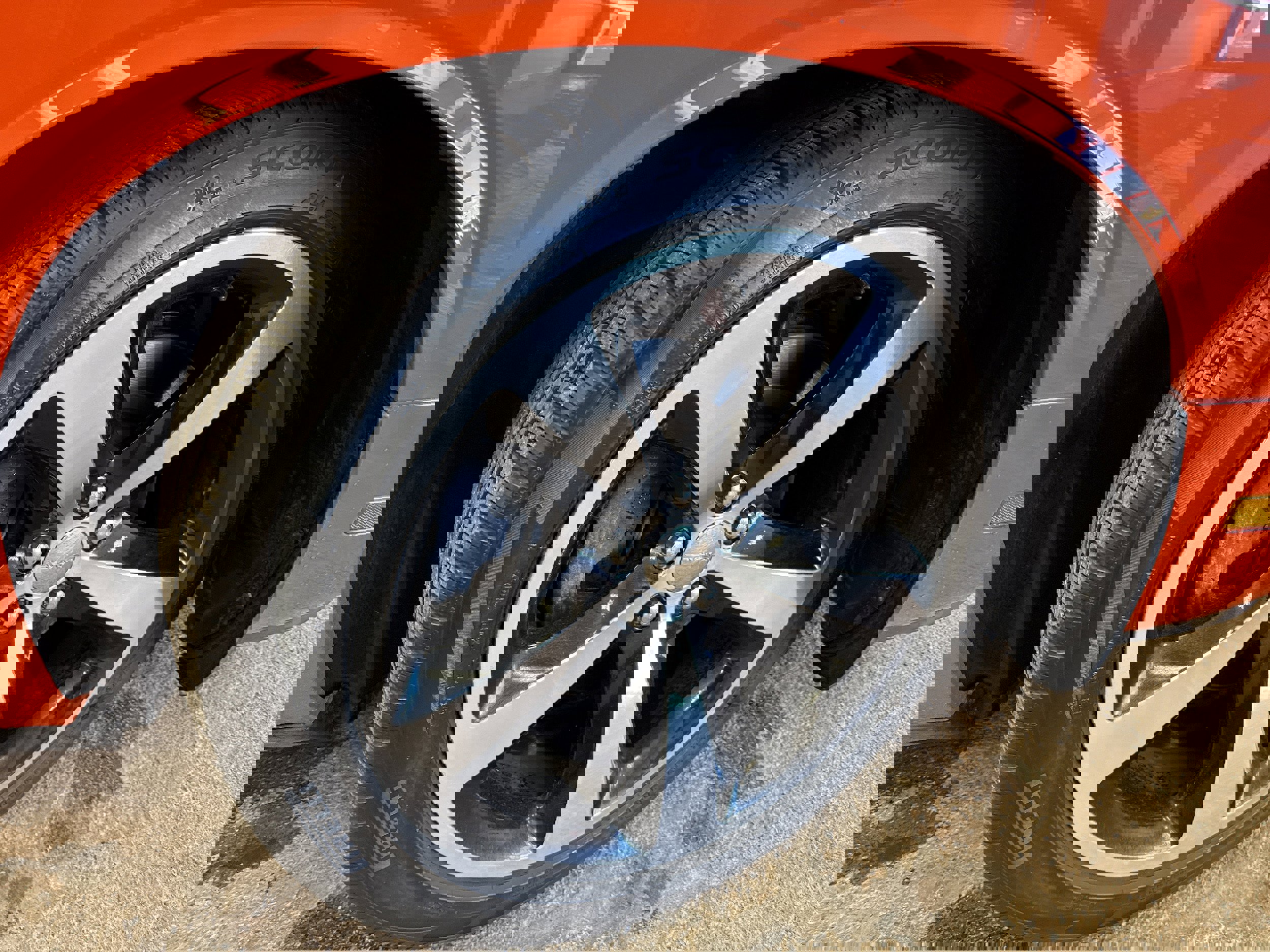 Used 2013 Dodge Challenger R/T image 17