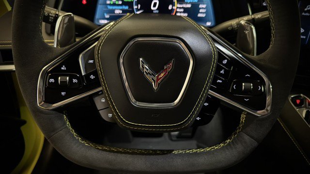Used 2024 Chevrolet Corvette Stingray Premium Cpe w/ Z51 Performance Package RWD image 10