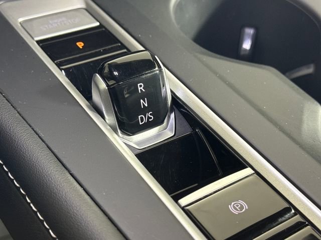 Used 2024 Volkswagen Atlas Cross Sport SE image 37