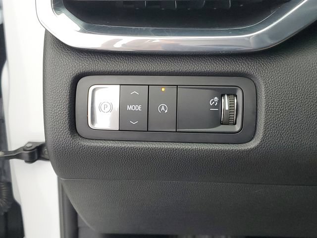 Used 2025 GMC Acadia Elevation FWD image 33