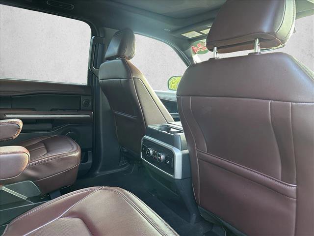 Used 2024 Ford Expedition Limited image 27