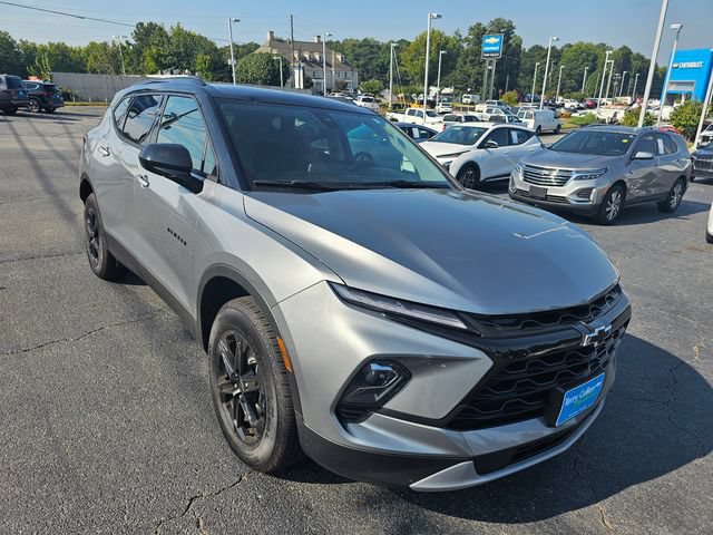 Used 2026 Chevrolet Blazer LT w/ Midnight/Sport Edition FWD image 1