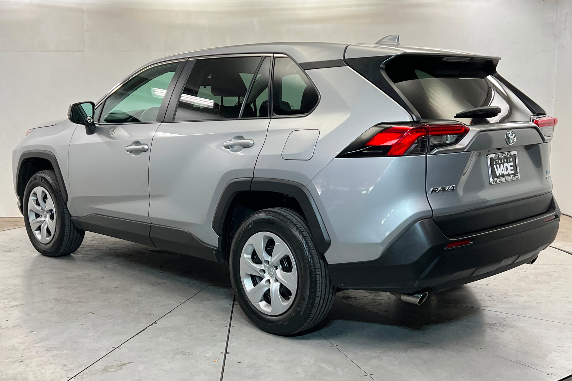 Certified 2024 Toyota RAV4 LE AWD/4WD image 3
