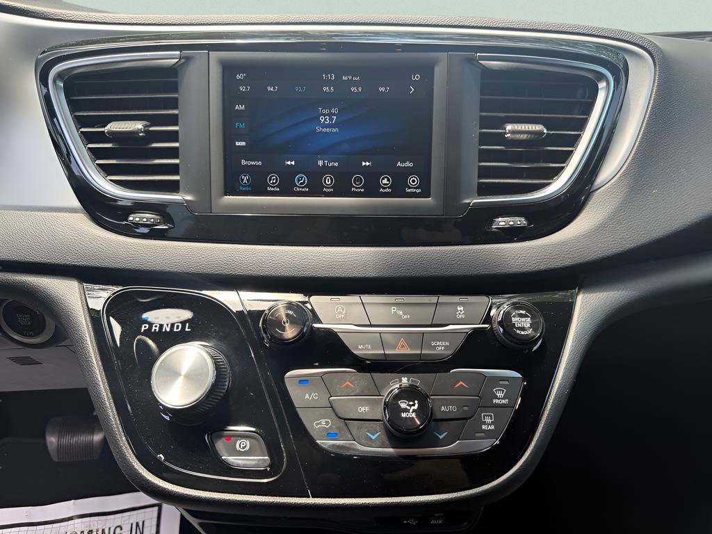 Used 2018 Chrysler Pacifica Touring Plus w/ S Appearance Package FWD image 18