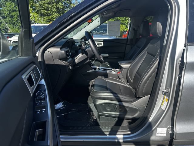 Certified 2023 Ford Explorer XLT w/ Equipment Group 202A AWD/4WD image 19