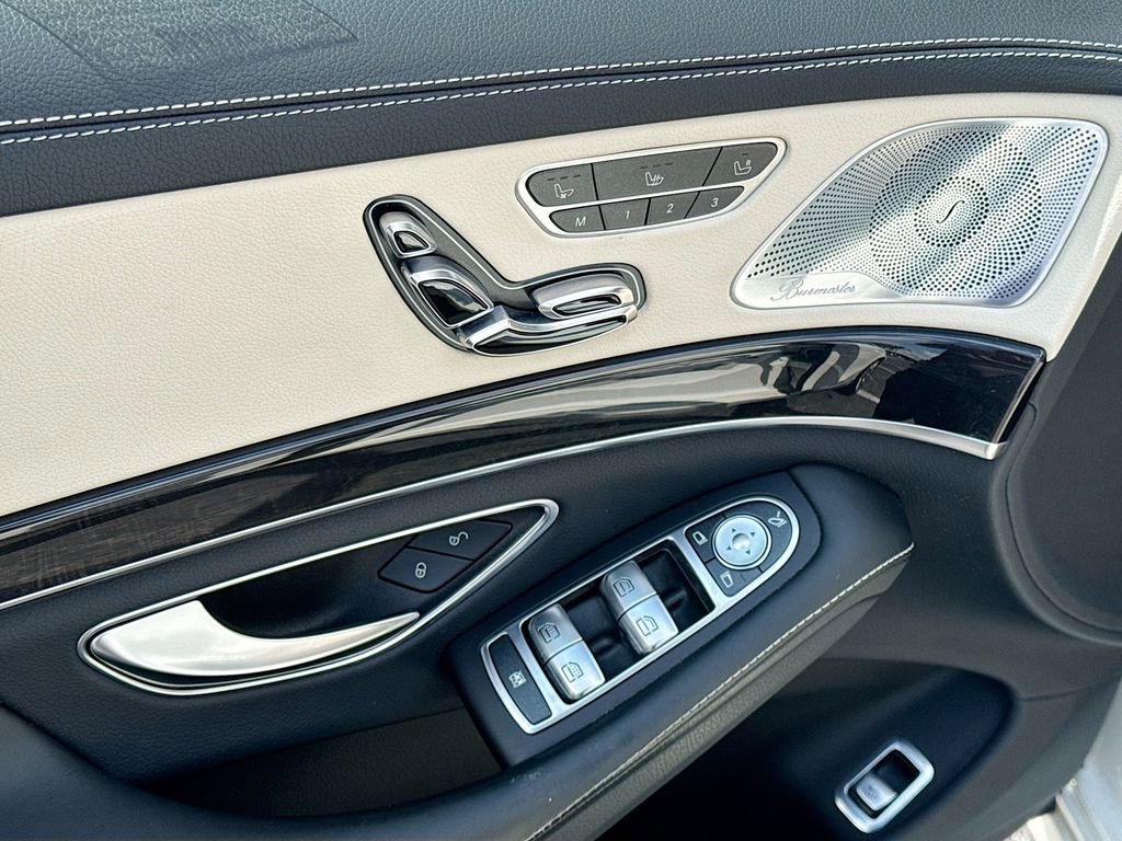 Used 2020 Mercedes-Benz S 560 Sedan w/ Premium Package image 19