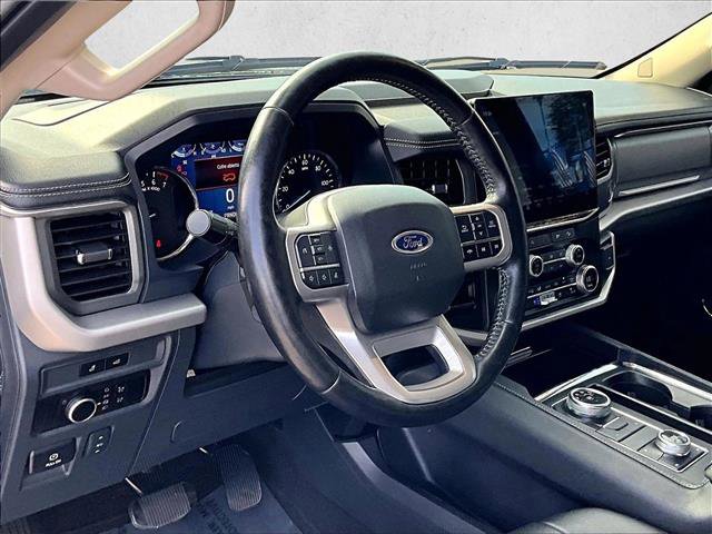 Used 2023 Ford Expedition Max XLT image 11