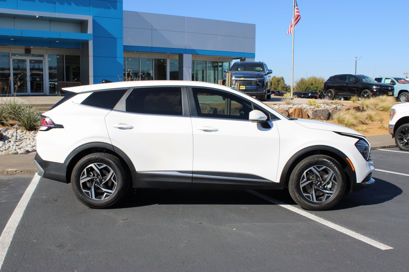 Used 2025 Kia Sportage LX image 10