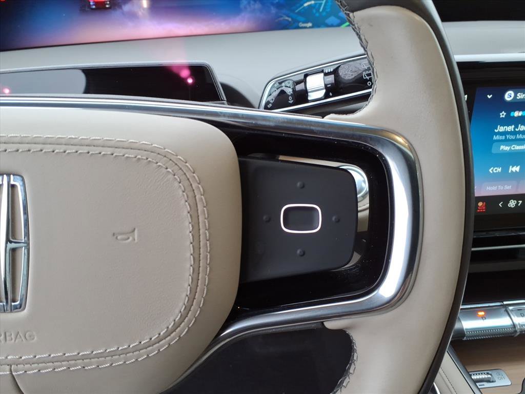 Certified 2024 Lincoln Nautilus Reserve w/ Equipment Group 202A image 18