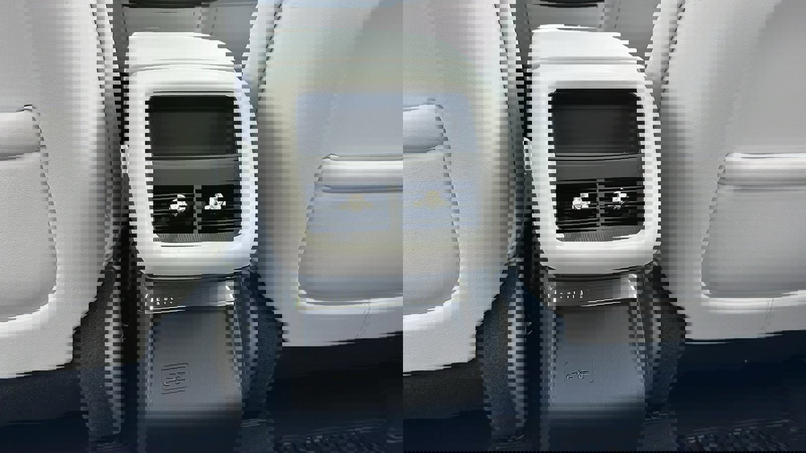 Used 2024 Cadillac Lyriq Sport image 25