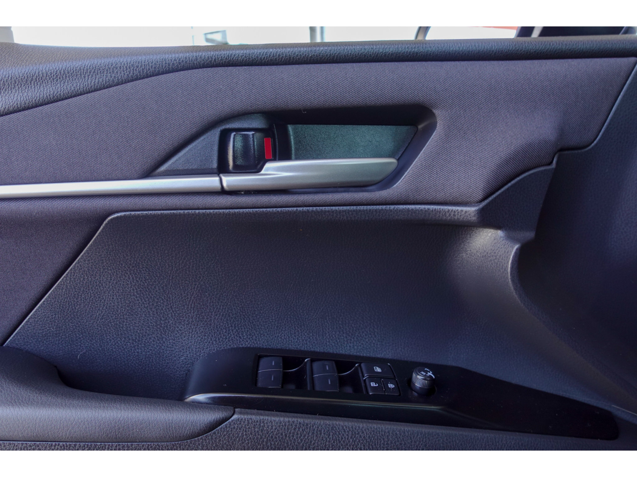 Used 2025 Toyota Camry LE FWD image 12
