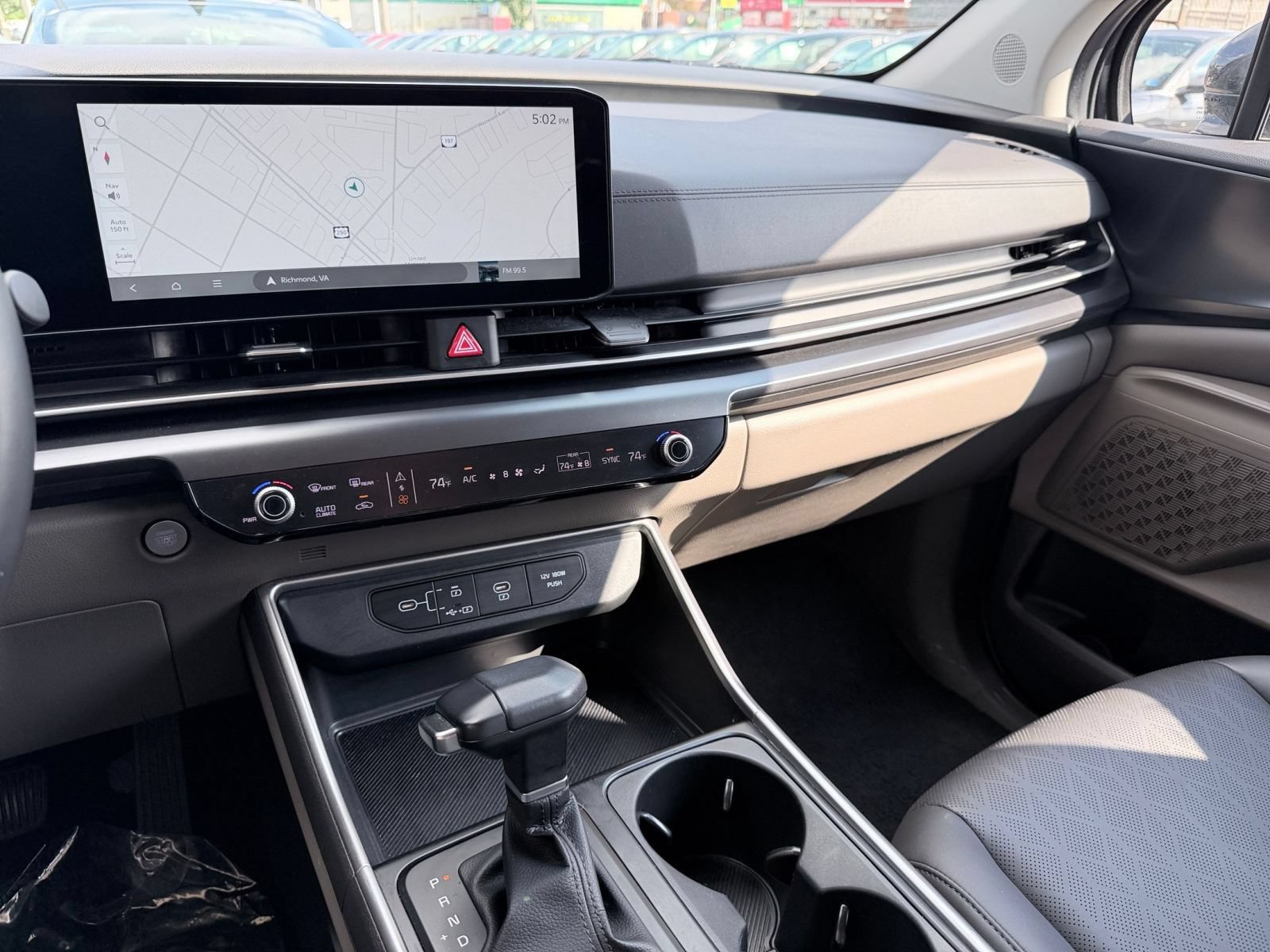 Used 2026 Kia Carnival FWD image 38