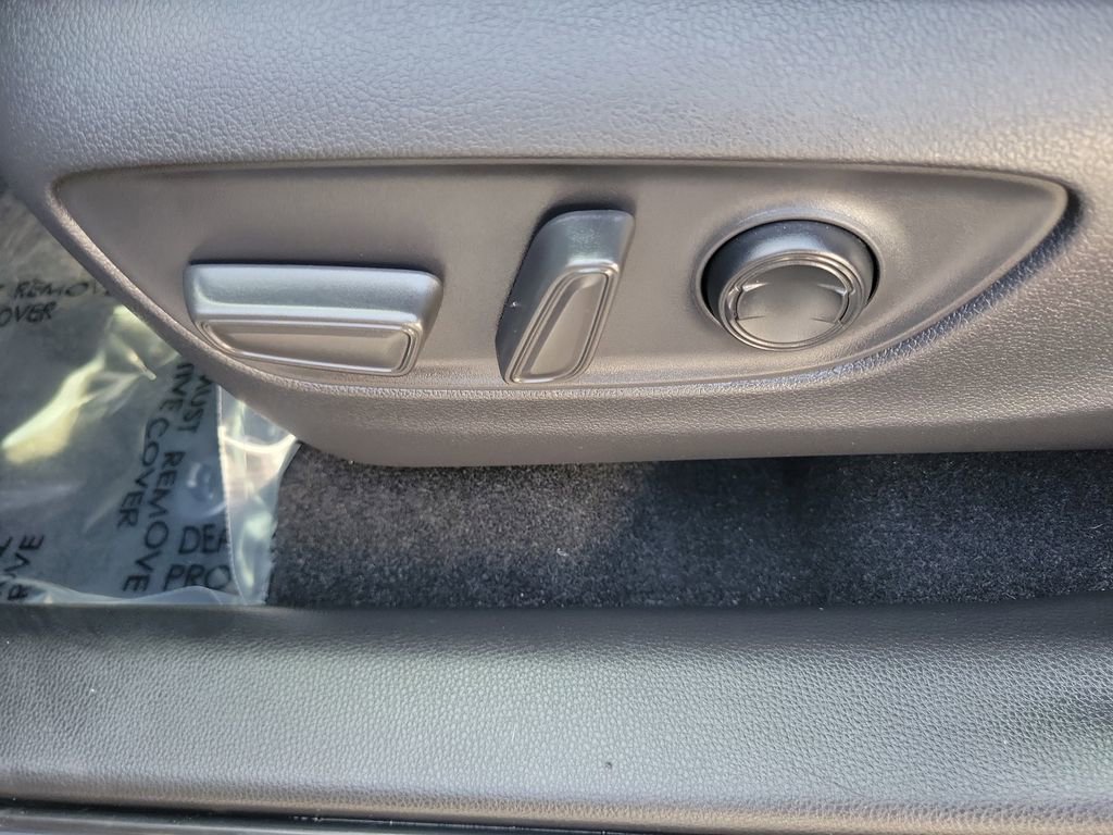 Used 2022 Toyota RAV4 XSE w/ Weather Package image 19