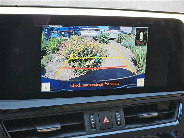 Used 2025 Lexus ES 300h w/ Premium Package FWD image 17