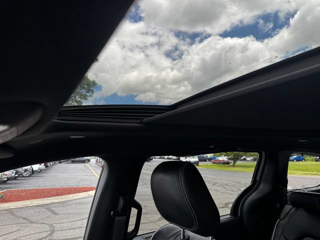 Certified 2025 Chrysler Pacifica Limited FWD image 38