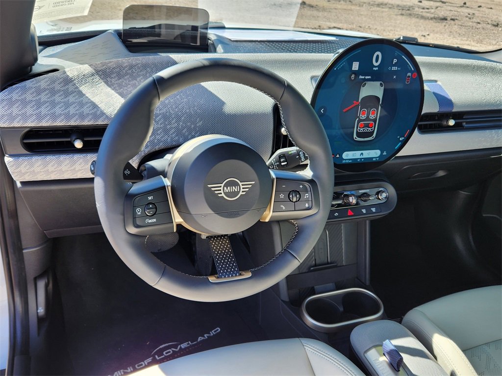 Used 2025 MINI Cooper 2-Door Hardtop image 9