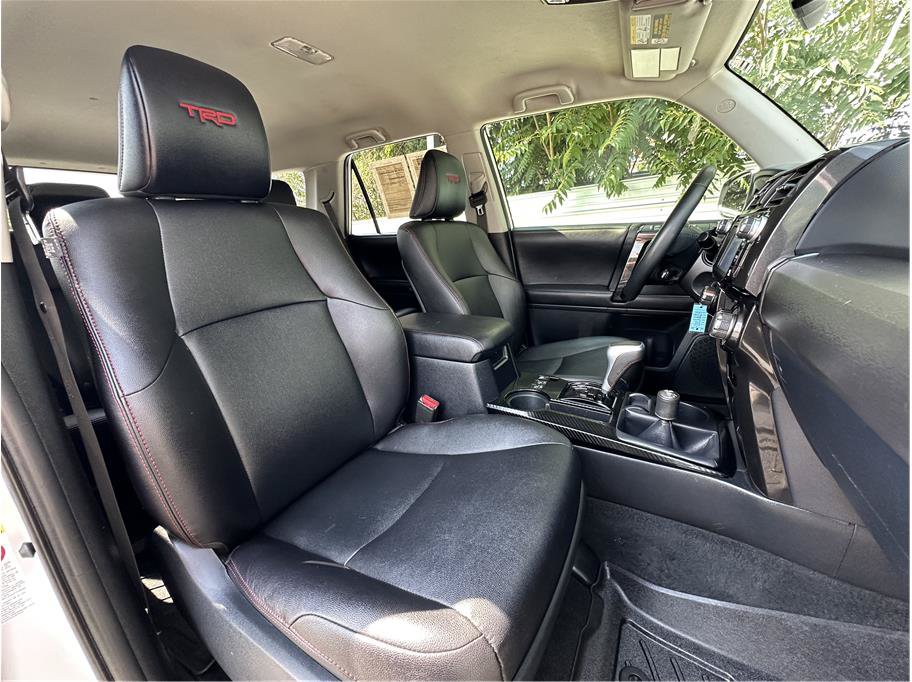 Used 2018 Toyota 4Runner TRD Off-Road Premium w/ TRD Performance Package AWD/4WD image 4