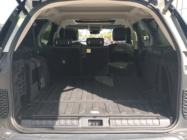 Used 2022 Land Rover Discovery S AWD/4WD image 13