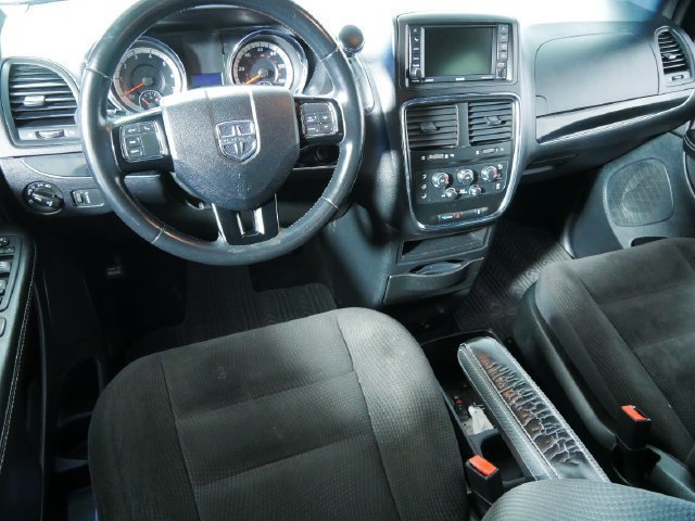 Used 2018 Dodge Grand Caravan SE FWD image 4