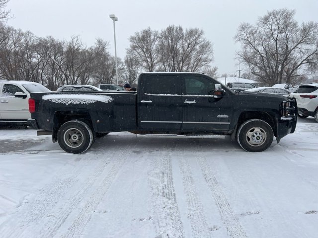 Used 2015 Chevrolet Silverado 3500 High Country w/ Duramax Plus Package image 7