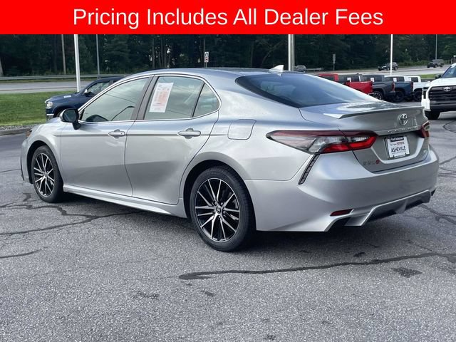 Used 2024 Toyota Camry SE FWD image 3