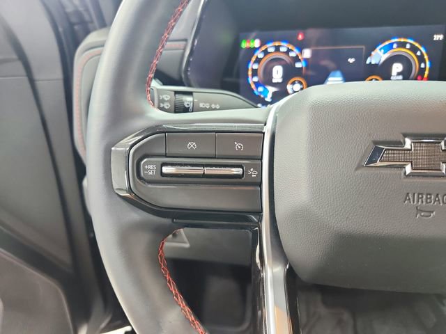 Used 2025 Chevrolet Colorado Z71 w/ Technology Package AWD/4WD image 25