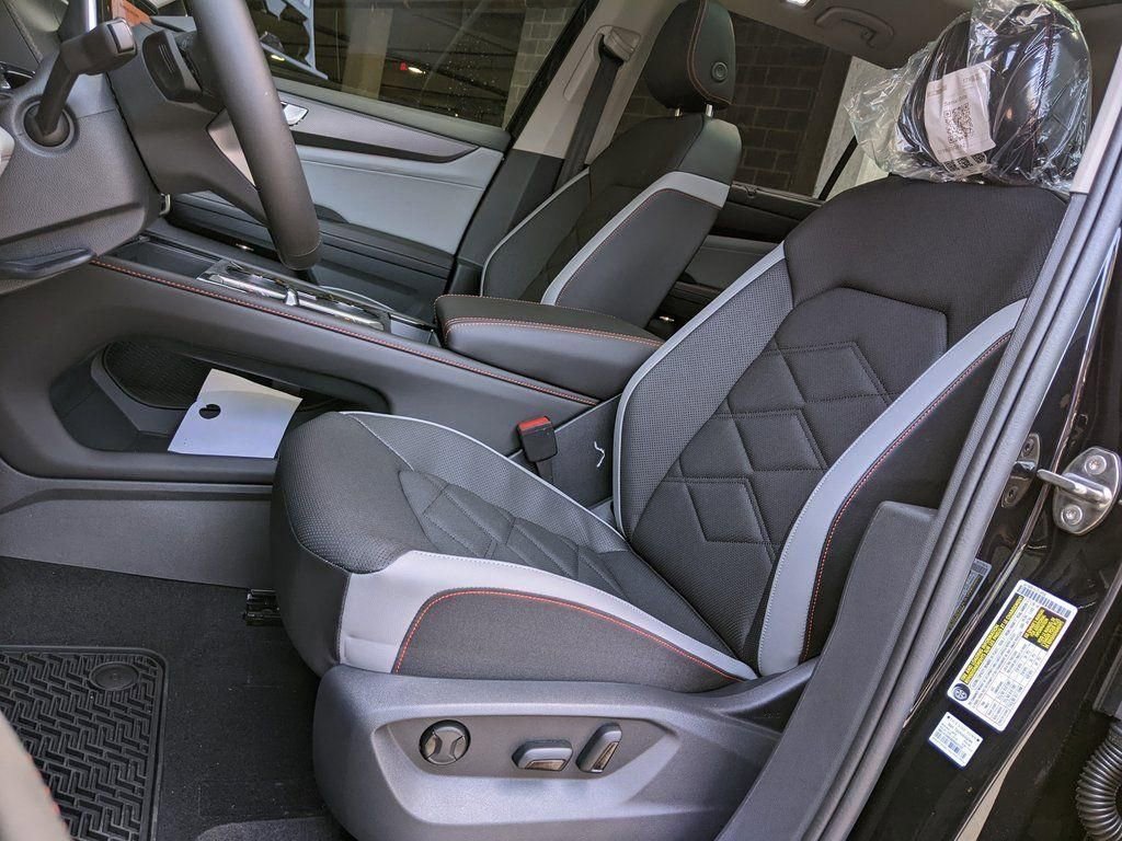 New 2026 Volkswagen Atlas Peak Edition image 11