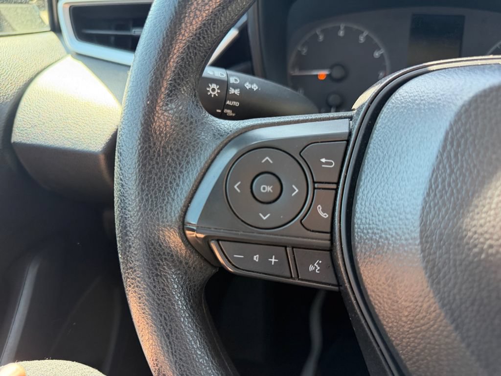 Used 2025 Toyota Corolla LE FWD image 24