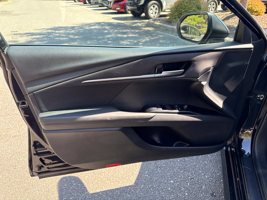 Used 2025 Toyota Camry LE FWD image 16