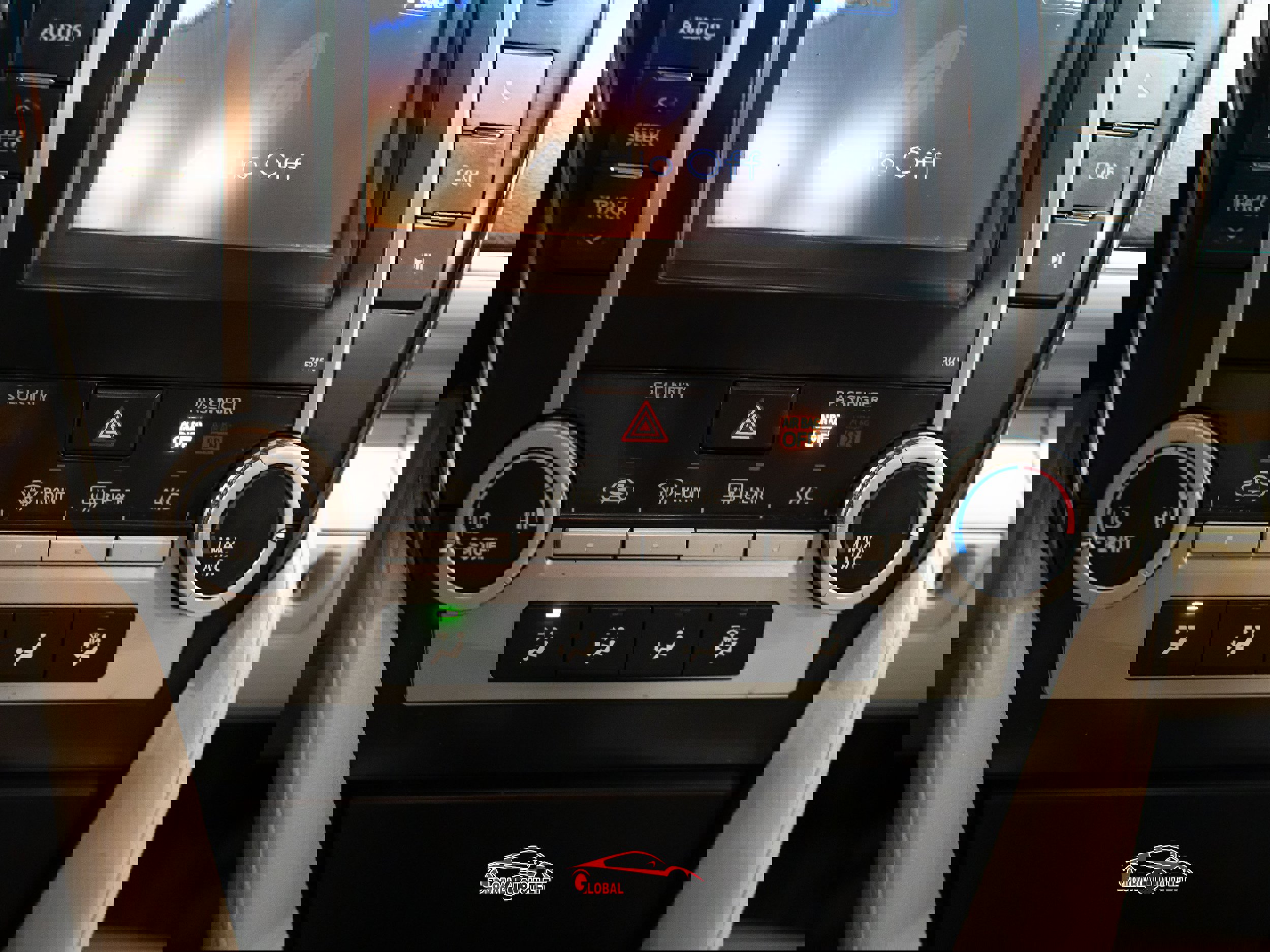 Used 2013 Toyota Camry LE image 30