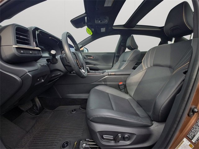 Used 2025 Toyota Crown Limited image 10