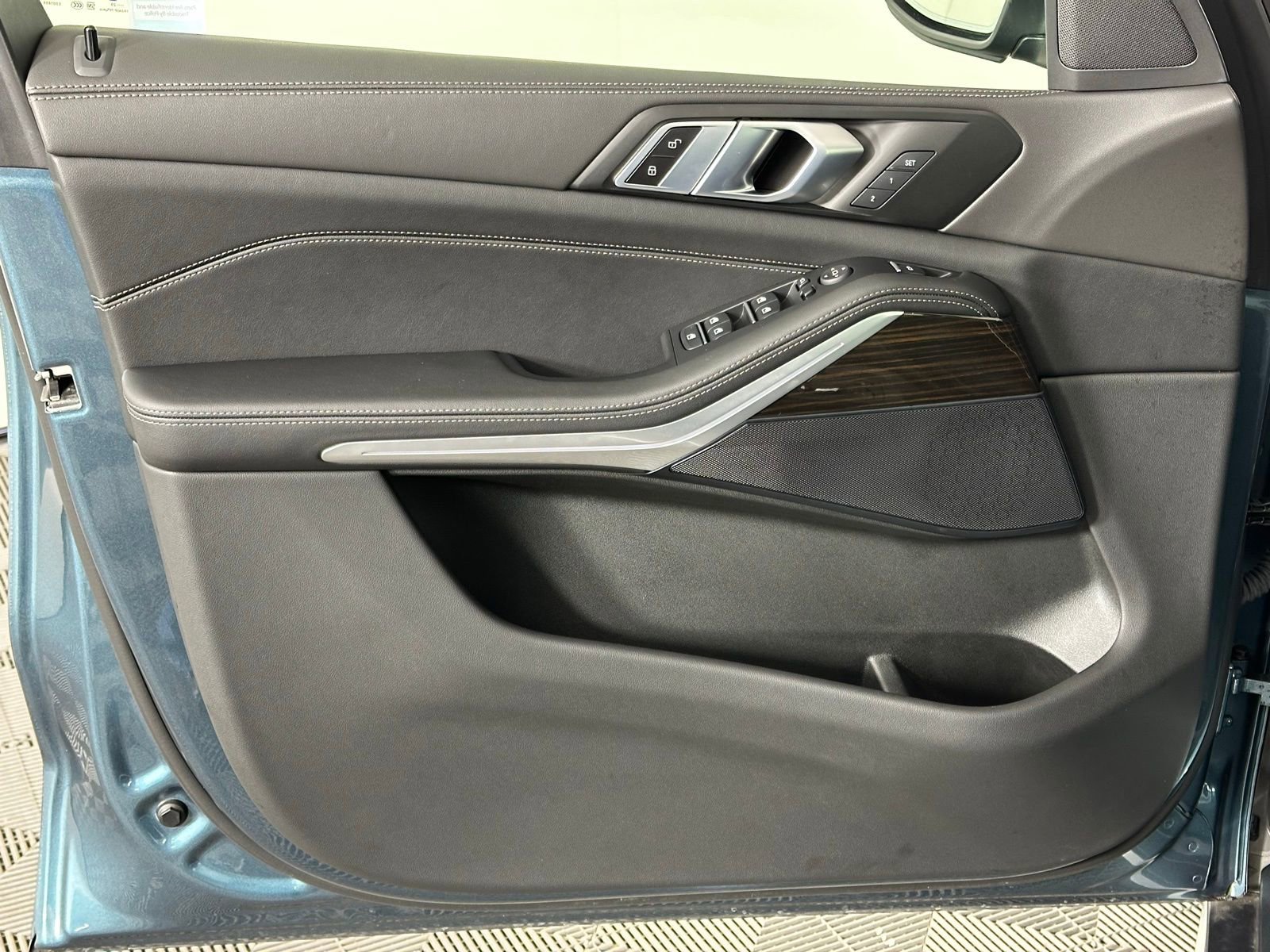 Used 2024 BMW X5 xDrive40i w/ Parking Assistance Package image 38