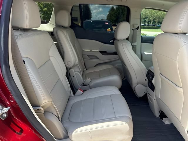 Used 2023 GMC Acadia Denali w/ Denali Technology Package FWD image 13