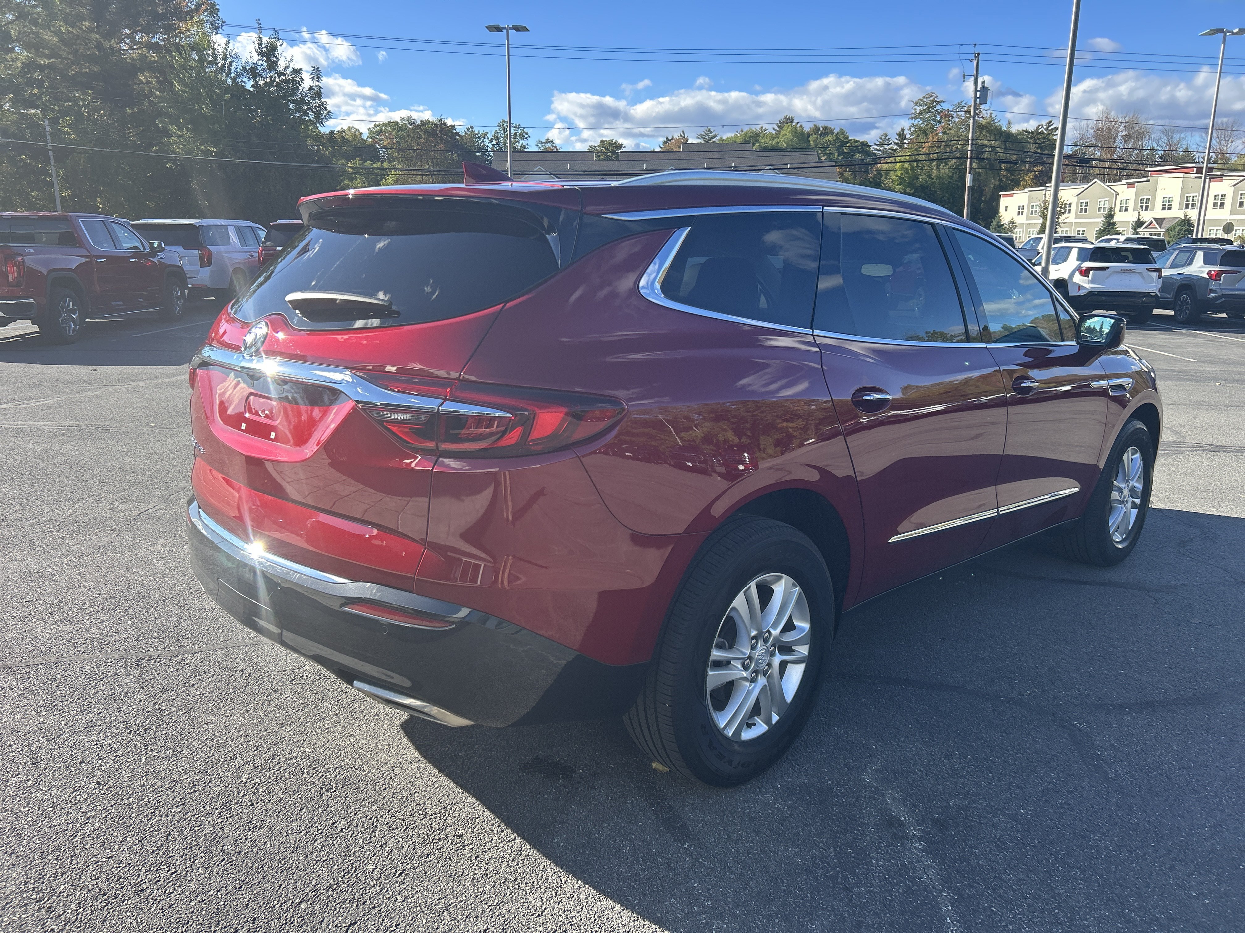 Used 2021 Buick Enclave Essence w/ Sound and Sites Package AWD/4WD image 12
