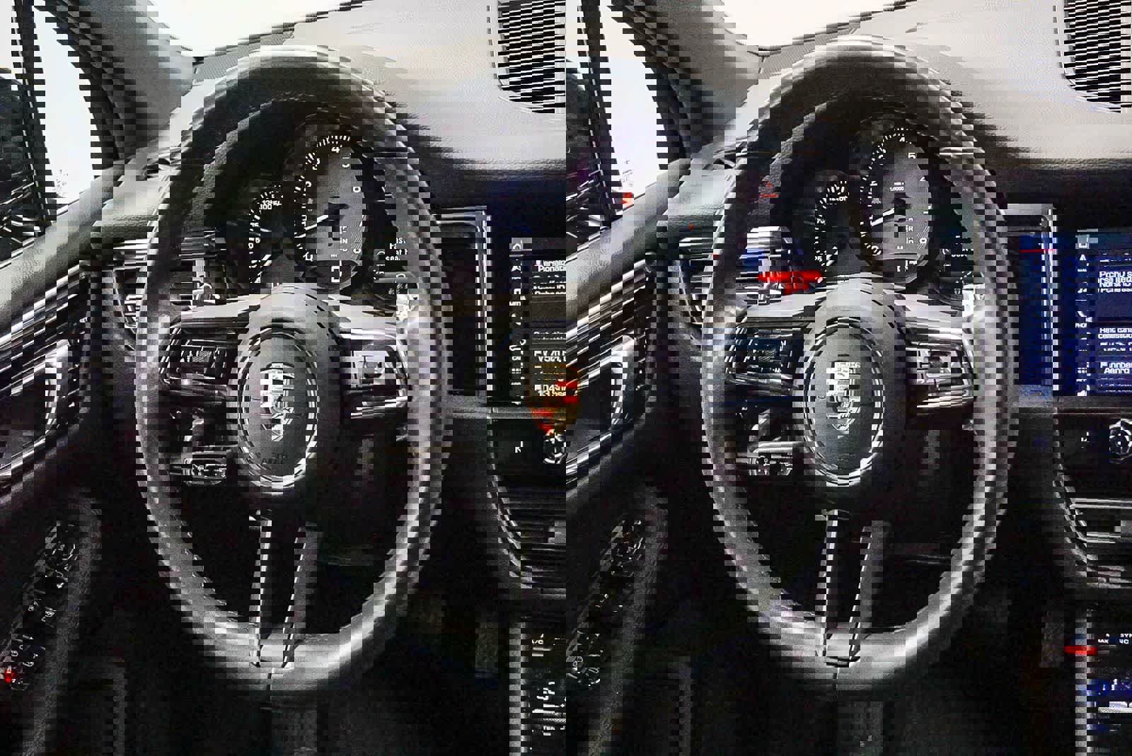 Used 2023 Porsche Macan S image 16