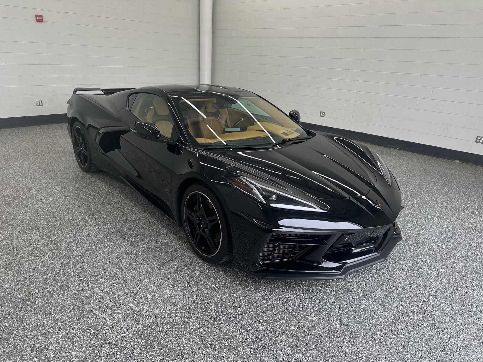 Used 2022 Chevrolet Corvette Stingray Premium Cpe w/ Z51 Performance Package RWD image 4