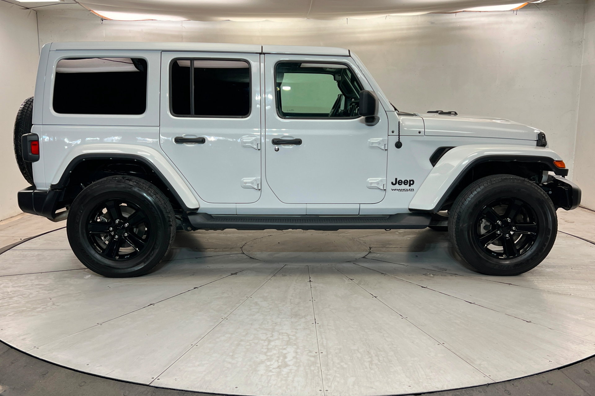 Certified 2021 Jeep Wrangler Unlimited Sahara AWD/4WD image 6