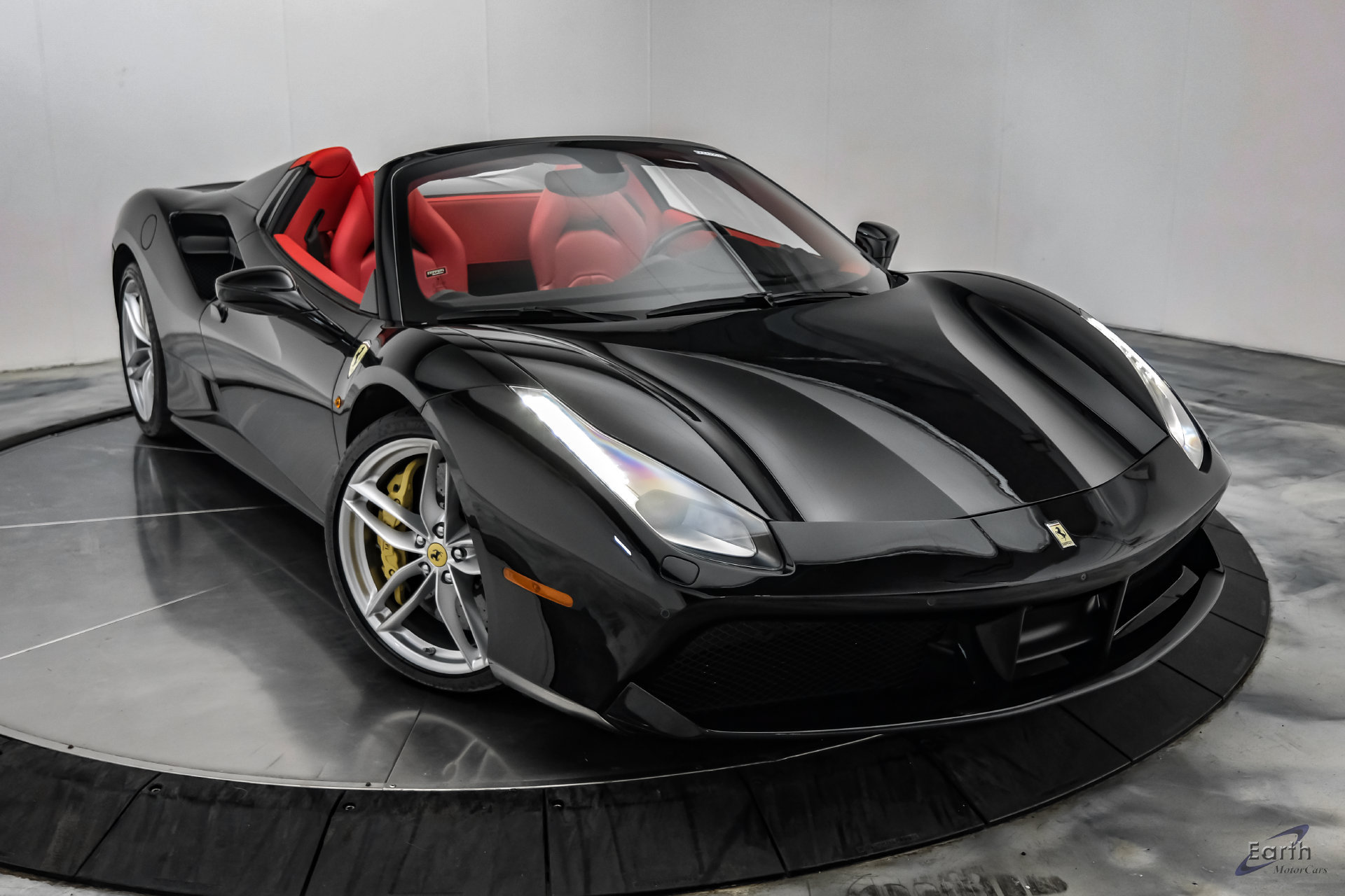Used 2018 Ferrari 488 Spider RWD image 33