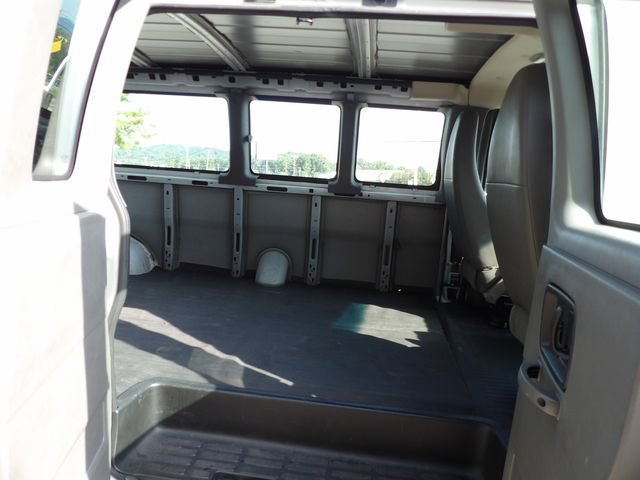 Used 2010 Chevrolet Express 2500 Extended w/ Preferred Equipment Group RWD image 12
