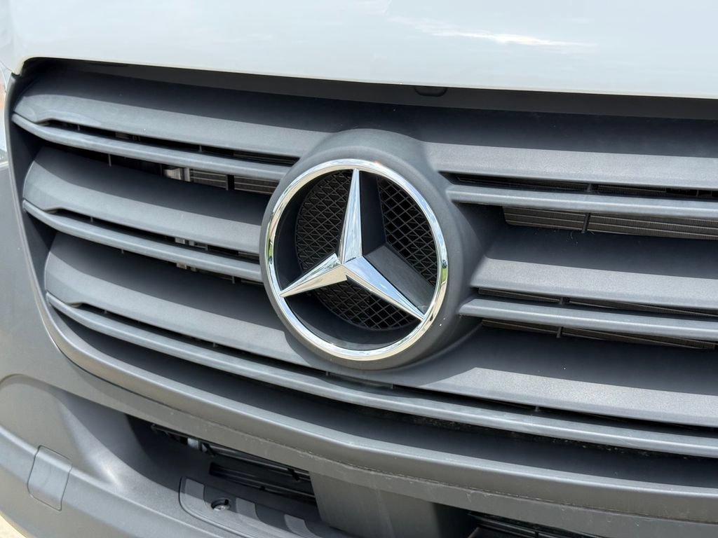 Used 2025 Mercedes-Benz Sprinter 2500 image 8
