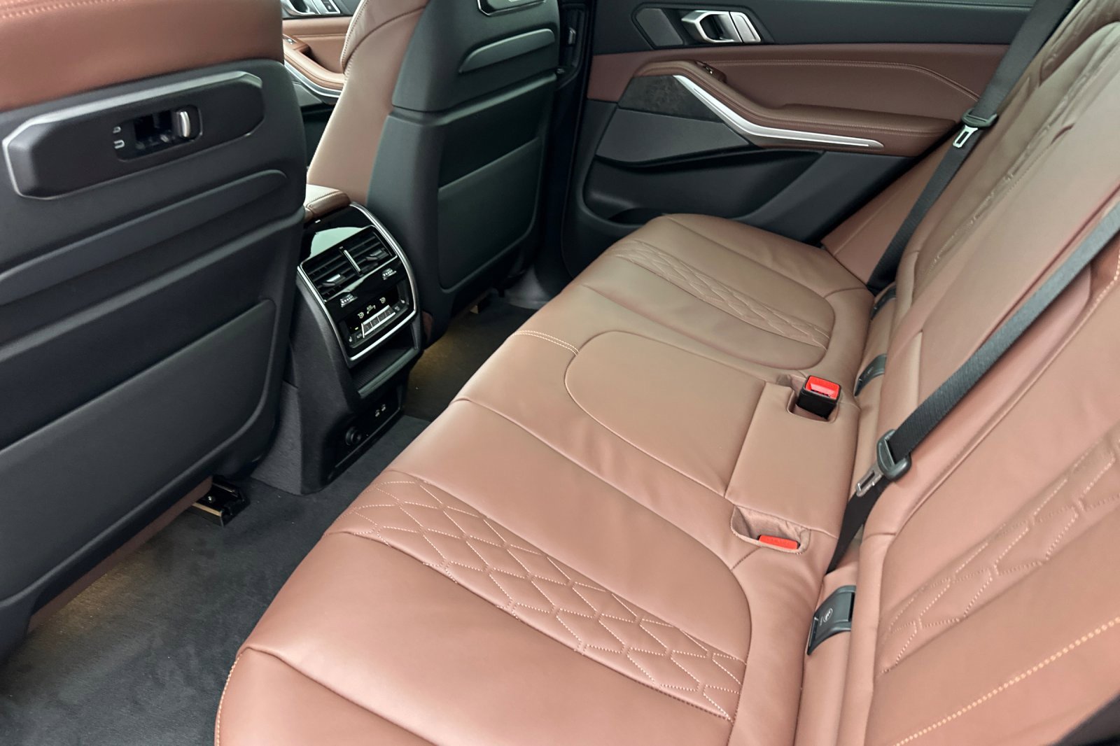 New 2026 BMW X5 xDrive40i w/ Executive Package image 9