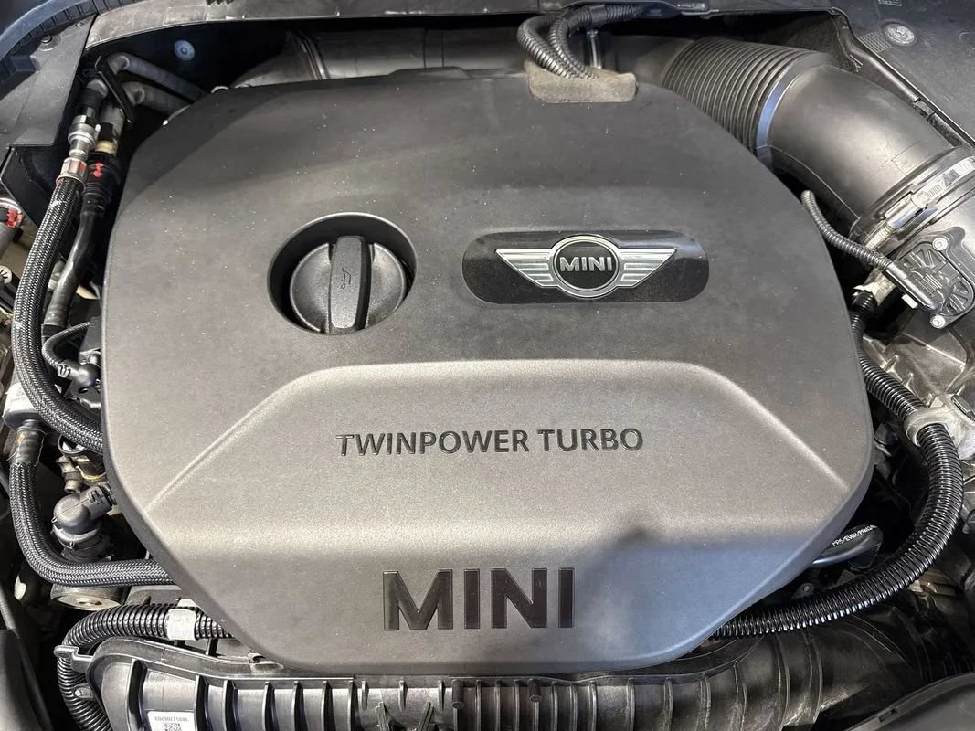 Used 2019 MINI Cooper S w/ Signature Upholstery Package FWD image 47