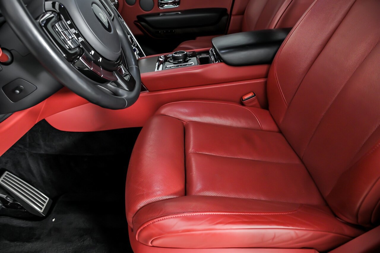 Used 2023 Rolls-Royce Cullinan w/ Leather Finishing Pack image 20