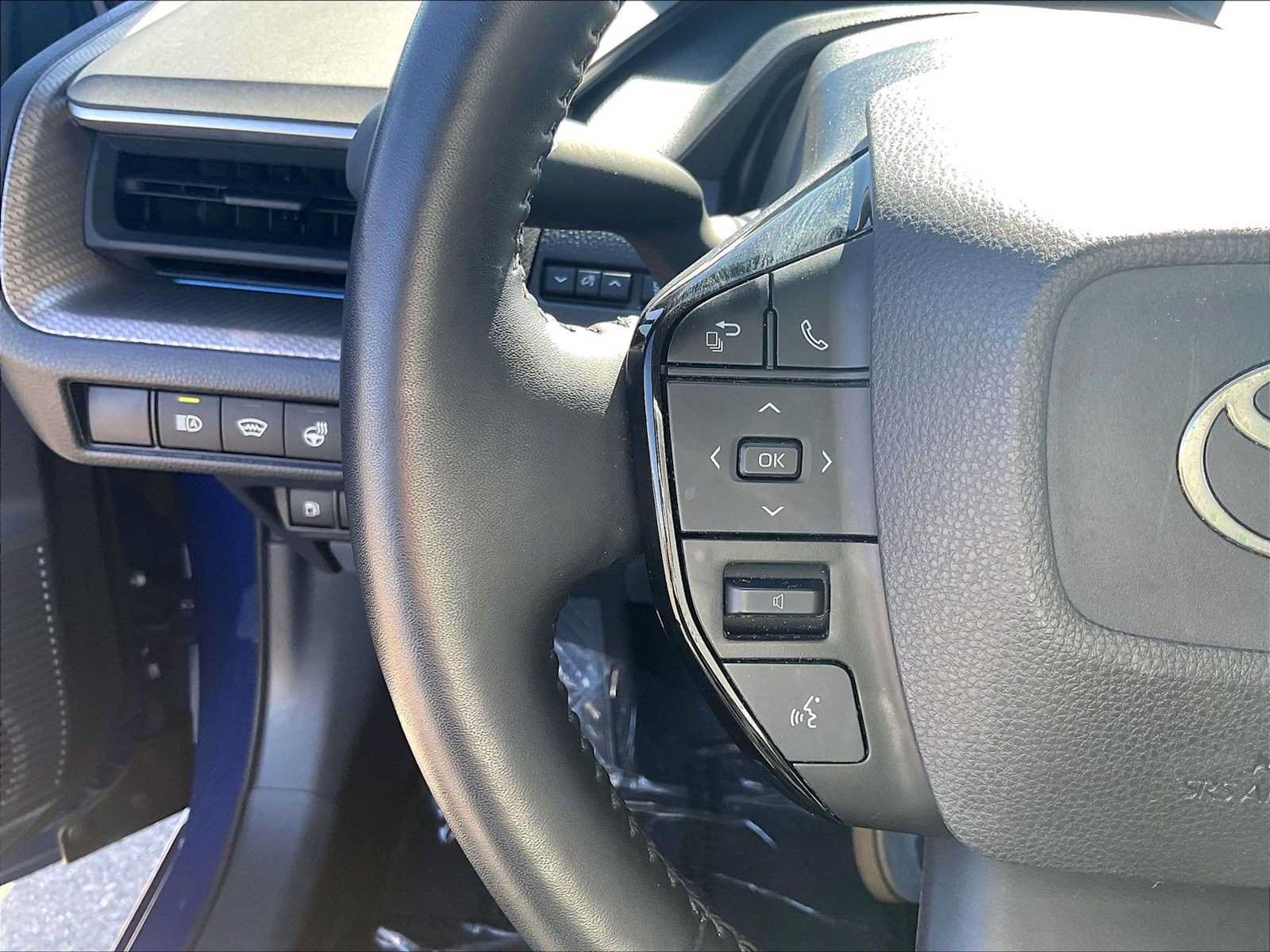 Used 2024 Toyota Prius XLE FWD image 19