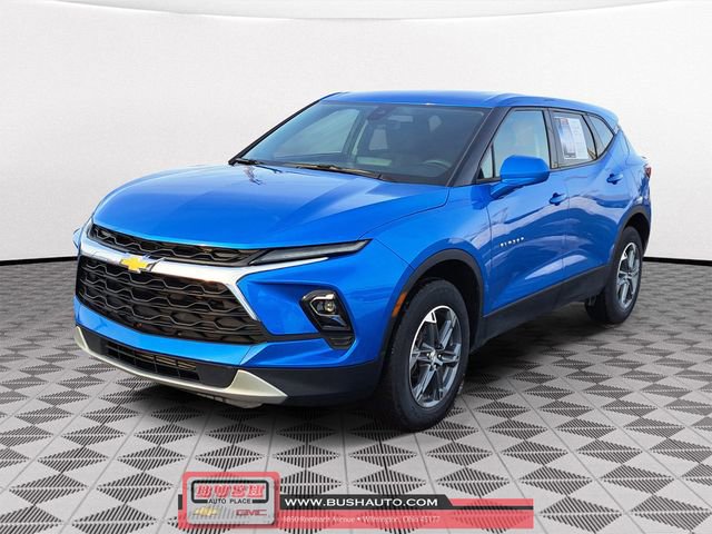 Used 2024 Chevrolet Blazer LT image 2